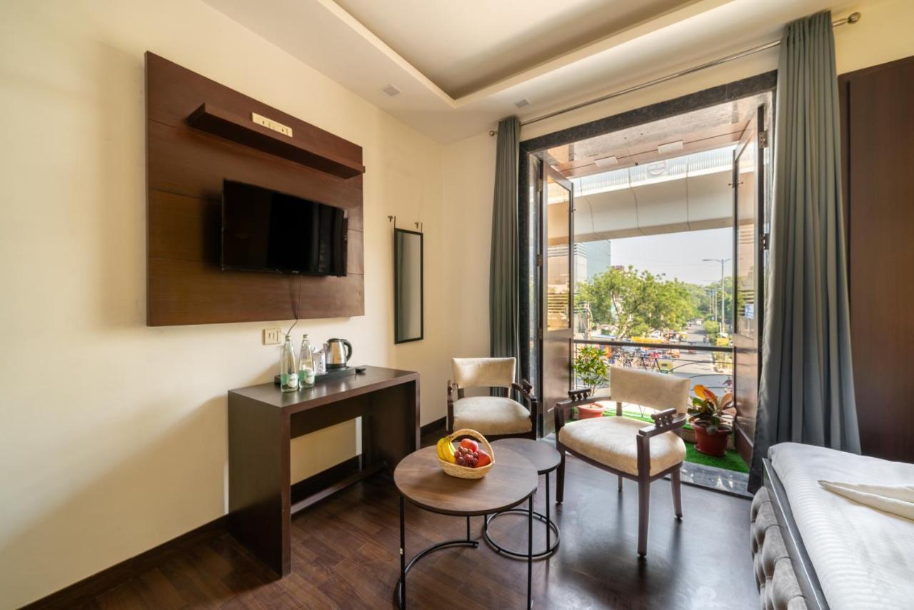 Lime Boutique B&B Gk-1 At Kailash Colony Metro , Greater Kailash Near Eros Hotel Nehru Place New Delhi Exterior photo