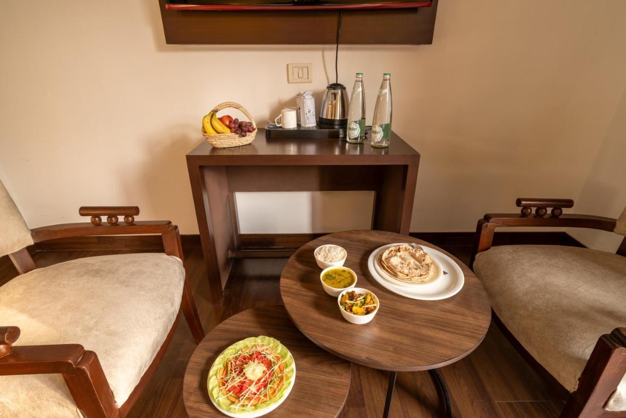 Lime Boutique B&B Gk-1 At Kailash Colony Metro , Greater Kailash Near Eros Hotel Nehru Place New Delhi Exterior photo